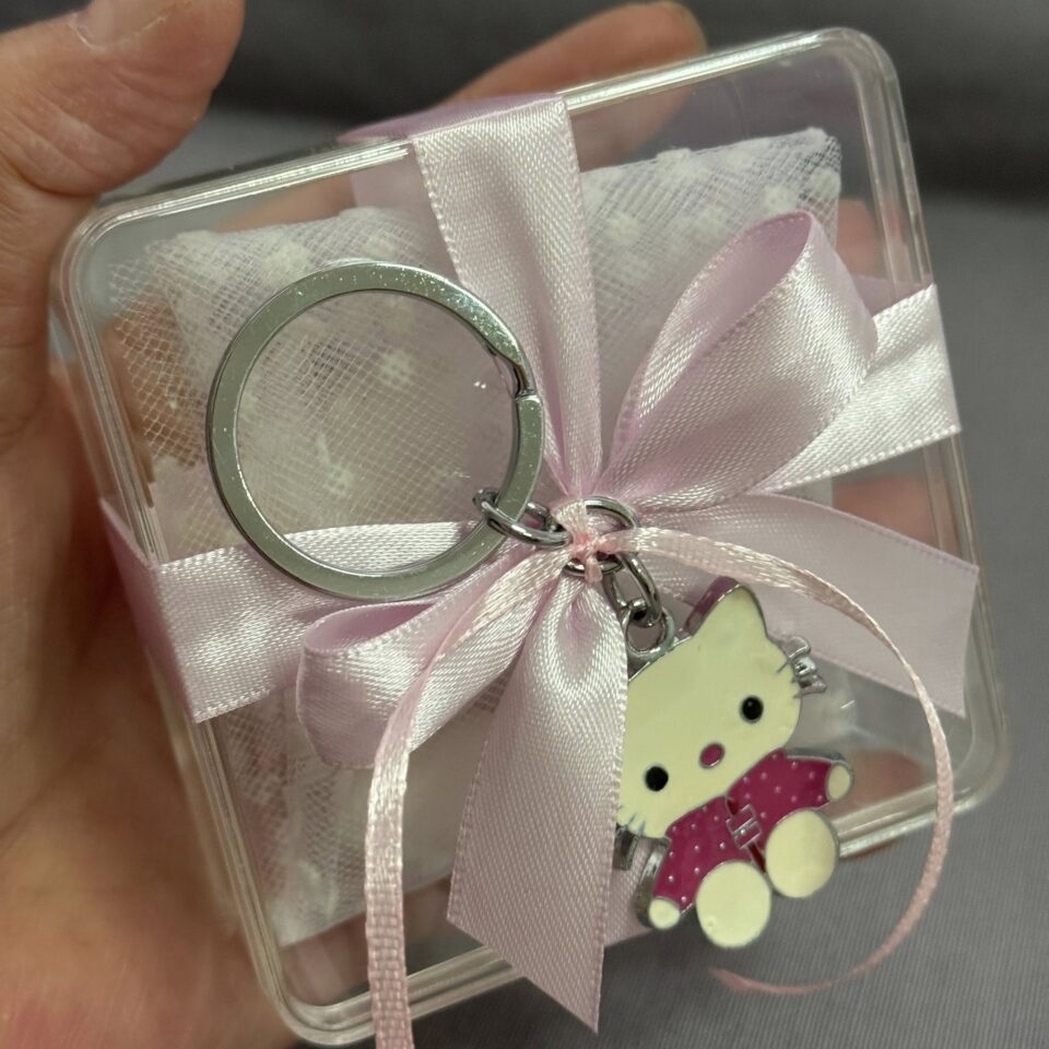 32bb25516-mpomponiera-vaptisis-akriliko-koutaki-me-hello-kitty-02